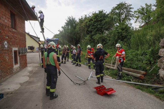 Umgestürzter Telefonleitungsmast in Buchkirchen erweckte bei Störungshotline wenig Eindruck