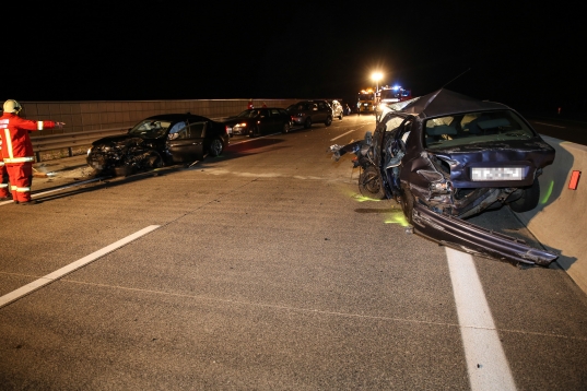 Schwerer Verkehrsunfall auf der Westautobahn bei Laakirchen