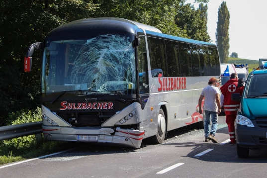 10-jähriger Schüler bei Auffahrunfall mit Bus in Wels leicht verletzt