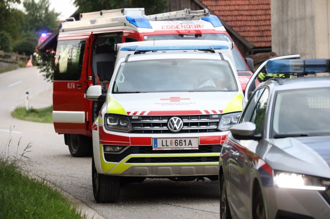 Tödlicher Verkehrsunfall: Auto in Eggendorf im Traunkreis gegen Baum geprallt