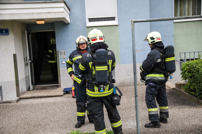 Einsatz bei Brandverdacht in einer Wohnanlage in Wels-Neustadt