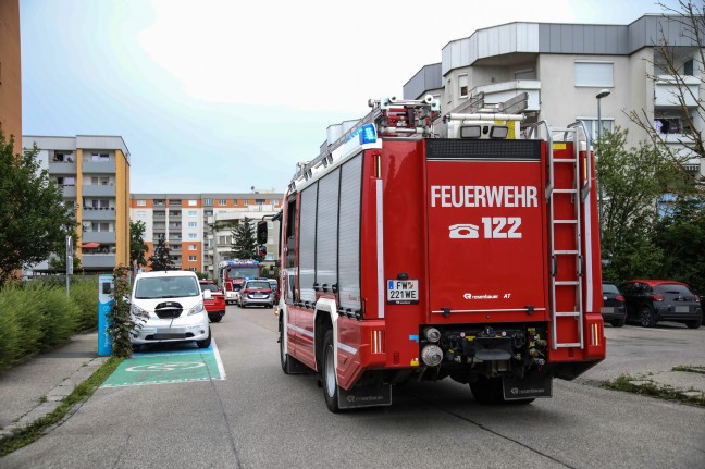 Einsatz bei Brandverdacht in einer Wohnanlage in Wels-Neustadt