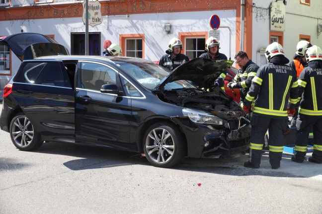 Sechs Verletzte bei schwerem Crash mit vier beteiligten Autos in Wels-Innenstadt