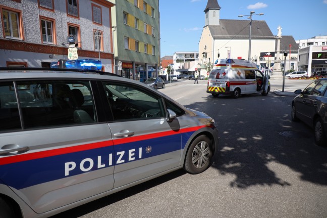 Sechs Verletzte bei schwerem Crash mit vier beteiligten Autos in Wels-Innenstadt