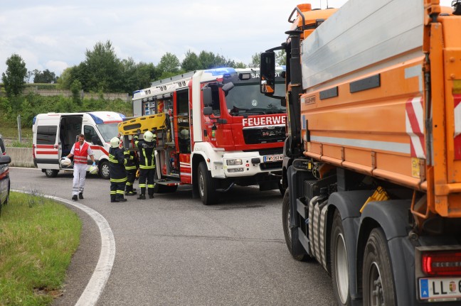 Neun Verletzte: Vollbesetzter Kleinbus auf Innkreisautobahn bei Sattledt verunglückt