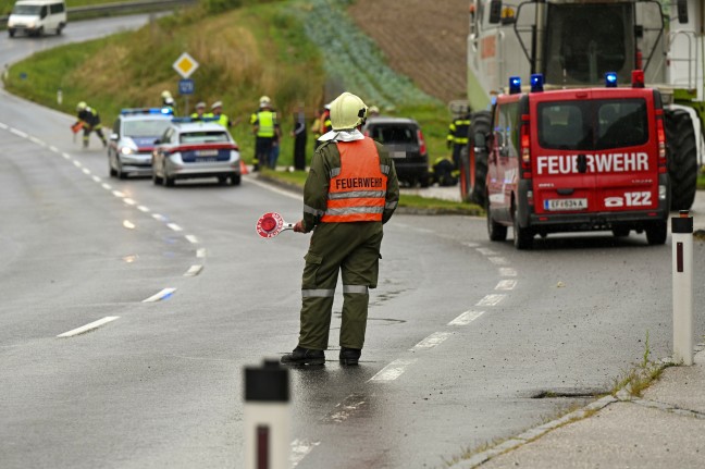 Autoüberschlag auf Eferdinger Straße bei Hinzenbach endet glimpflich