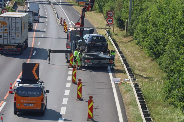 Stauchaos nach Unfllen in Baustellenbereich der Welser Autobahn bei Wels-Puchberg