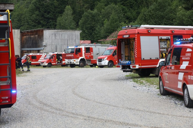 Brand eines kleineren Stadls in Rosenau am Hengstpaß löste kurzzeitig Großeinsatz der Feuerwehr aus