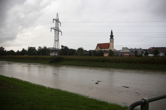 Kleinräumige Überflutungen durch Starkregen in Oberösterreich