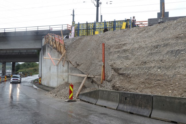 Hangrutsch bei Baustelle an der Westbahnstrecke in Marchtrenk