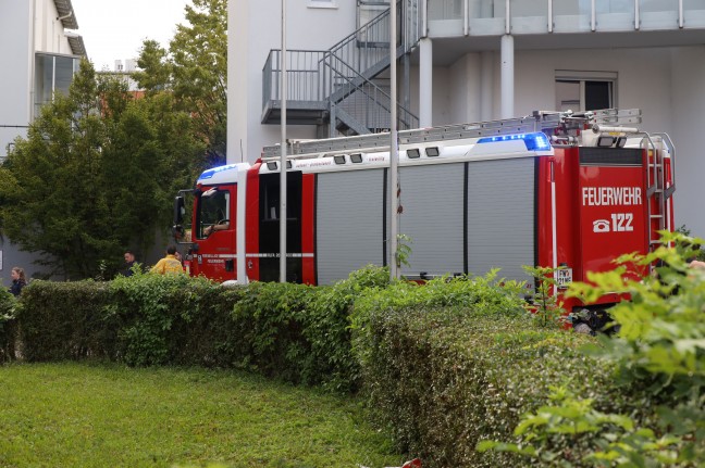 Abendessen in einer Mehrparteienhauswohnung in Wels-Vogelweide in Brand geraten