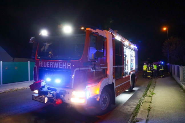 Aufräumarbeiten nach nächtlichem Verkehrsunfall in Wels-Vogelweide