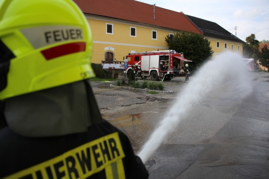 Groe Einsatzbung der Feuerwehren im Ortszentrum von Oftering