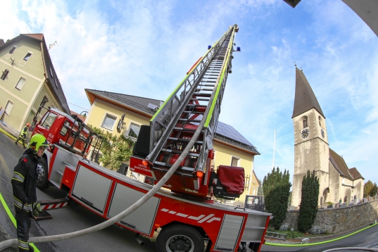 Groe Einsatzbung der Feuerwehren im Ortszentrum von Oftering