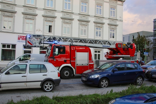 Brandgeruch durch defekten Beleuchtungskrper in der Welser Innenstadt