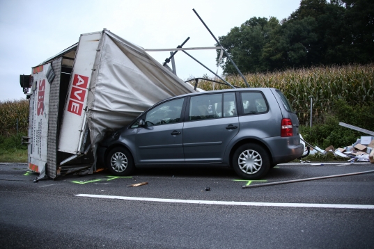 Schwerer Verkehrsunfall auf der Pyhrnpass Straße in Thalheim bei Wels