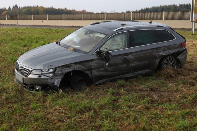 Schwerer Verkehrsunfall auf der Westautobahn bei Laakirchen endet glimpflich