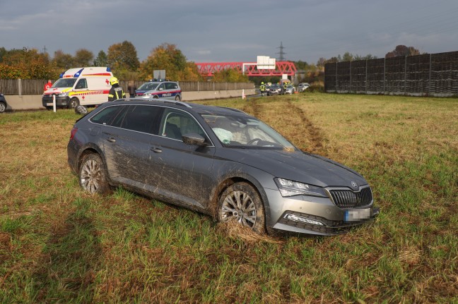 Schwerer Verkehrsunfall auf der Westautobahn bei Laakirchen endet glimpflich