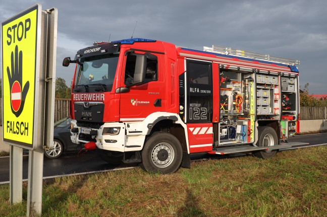 Schwerer Verkehrsunfall auf der Westautobahn bei Laakirchen endet glimpflich