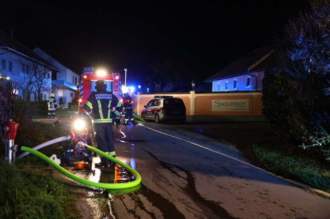 Großeinsatz bei Brand auf Vierkanthof in Wilhering