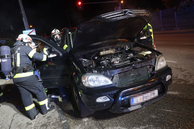 Feuerwehr bei PKW-Brand in Marchtrenk im Einsatz