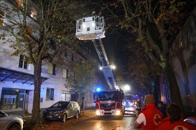 Brandeinsatz: Verrauchtes Stiegenhaus in einem Wohn- und Geschftsgebude in Wels-Neustadt