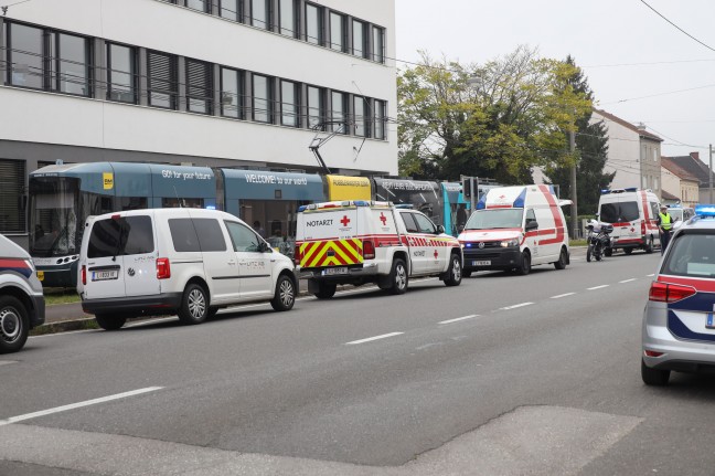 Radfahrer (69) bei Kollision mit Straßenbahn in Linz-Kleinmünchen-Auwiesen tödlich verletzt