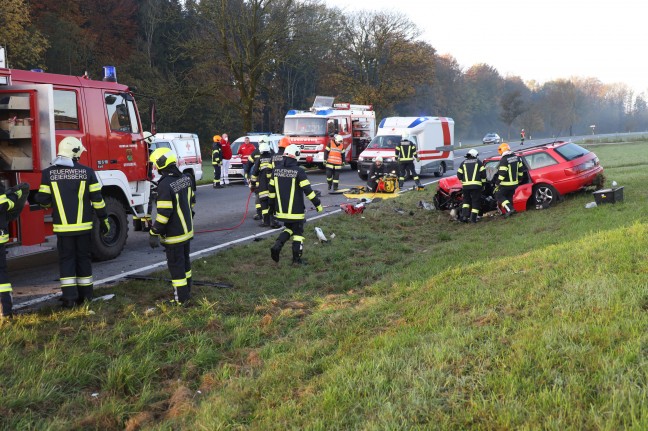 Zwei teils Schwerverletzte bei heftigem Crash auf Rieder Strae in St. Marienkirchen am Hausruck