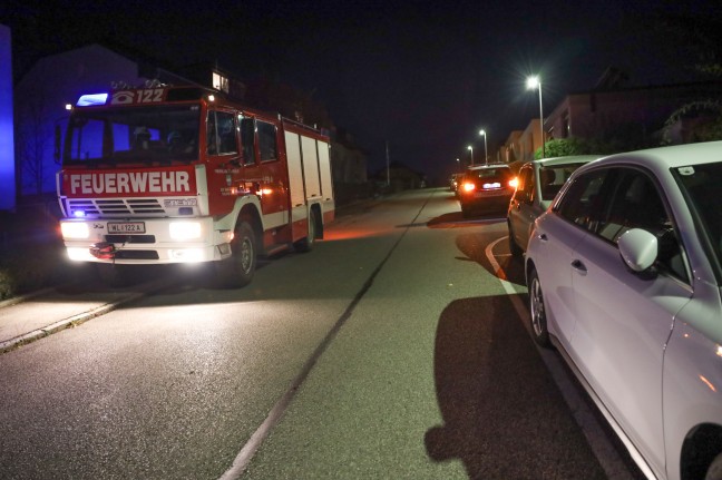 Feuerwehr bei gemeldetem Gasgeruch in Thalheim bei Wels im Einsatz