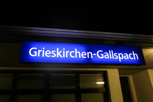 Messerstich bei heftigem Streit beim Bahnhof Grieskirchen-Gallspach