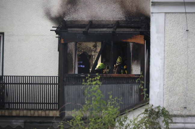 Zehn Feuerwehren bei Brand eines Wohnhauses in Taiskirchen im Innkreis im Einsatz