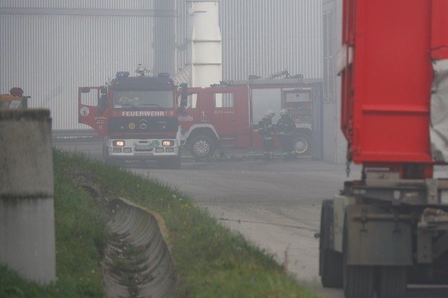 Brand bei einem Abfallentsorgungsunternehmen in Wels-Schafwiesen