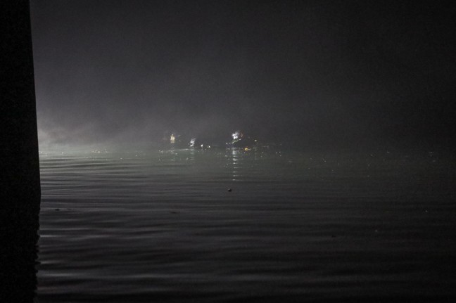 Boote und Taucher: Feuerwehr bei Personenrettung in der Enns im Einsatz