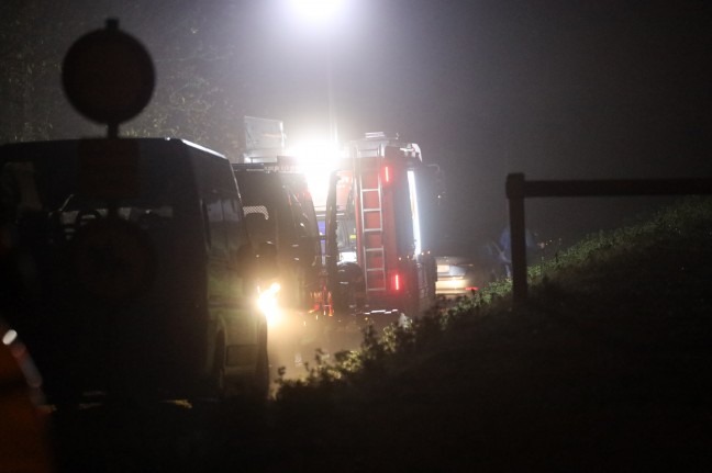 Boote und Taucher: Feuerwehr bei Personenrettung in der Enns im Einsatz