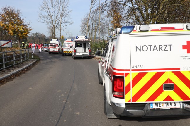 Fünf Verletzte bei Verkehrsunfall zwischen zwei PKW in Gunskirchen