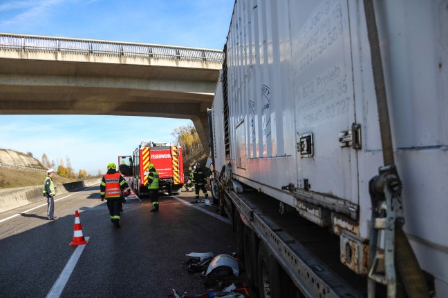 Lenker eingeklemmt: Schwerer Unfall mit drei beteiligten LKW auf Innkreisautobahn bei Steinhaus