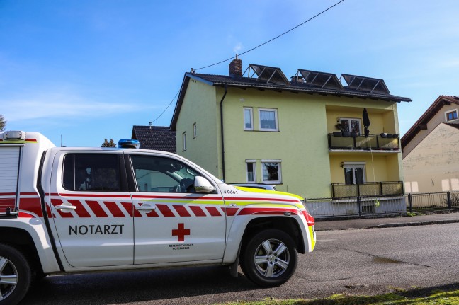 Personenrettung: Person durch Feuerwehr vom Balkon eines Wohnhauses in Traun gerettet