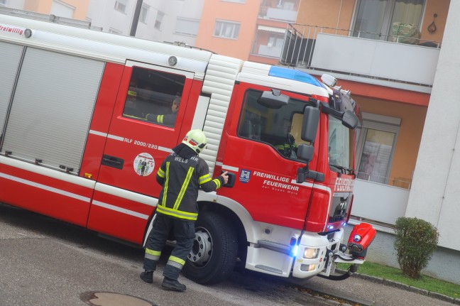 Sanierungsarbeiten lsten Einsatz wegen vermeintlichem Gasgeruch in Wohnanlage in Wels-Neustadt aus