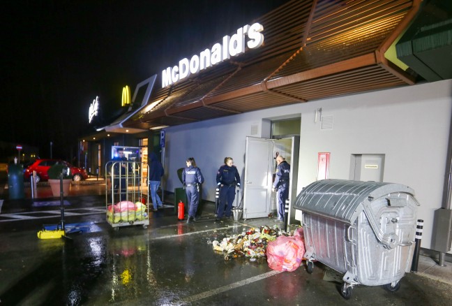 Braunau am Inn: Neuerlicher Brand im Müllraum eines Fast-Food-Restaurants