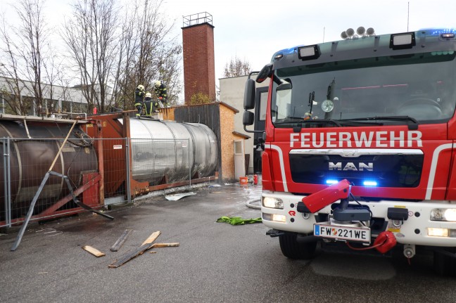 Brand eines Technikgebäudes bei einem Unternehmen in Wels-Pernau