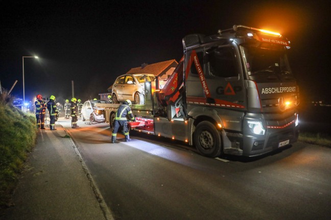 Drei Verletzte bei Frontalcrash zweier PKW in Offenhausen