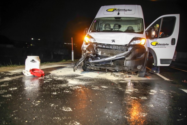 Auffahrunfall mit drei beteiligten Fahrzeugen auf Wiener Strae in Marchtrenk