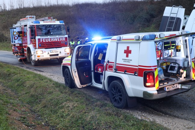 Kleintransporter in Kematen an der Krems frontal gegen Baum gekracht