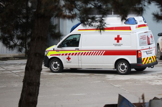 Tödlicher Arbeitsunfall: Arbeiter bei Bauunternehmen in Hartkirchen tödlich verletzt