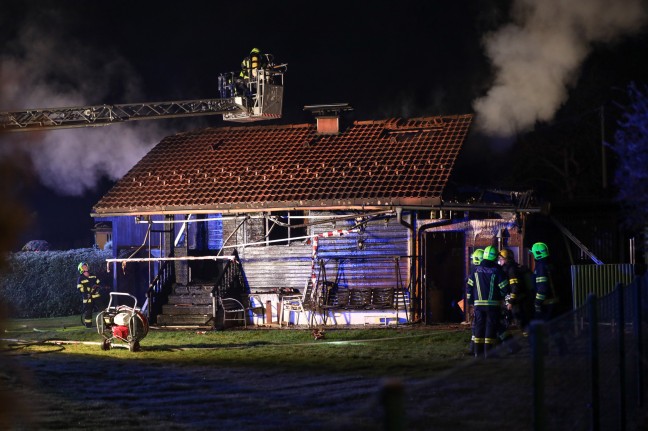 Holzhaus in Attnang-Puchheim nahezu in Vollbrand