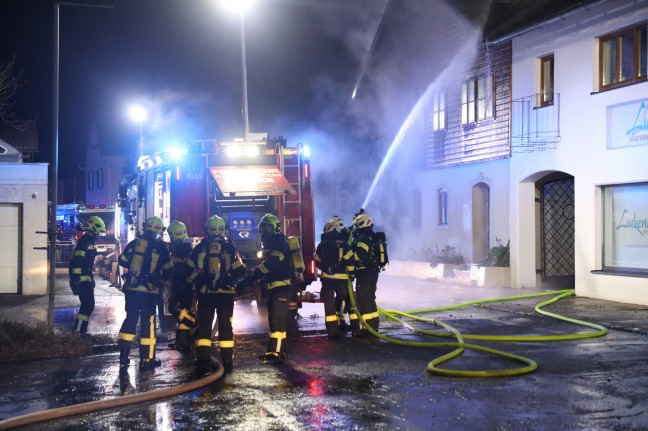 Grobrand eines Gewerbegebudes in Scharnstein