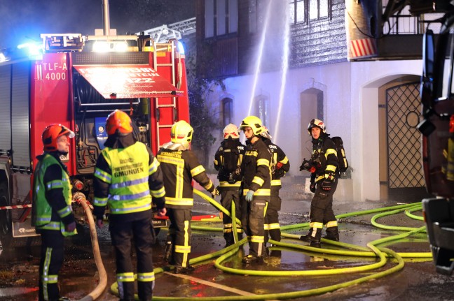 Grobrand eines Gewerbegebudes in Scharnstein