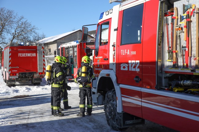Brand im Dachboden eines Wohnhauses in Stroheim sorgt für Großeinsatz