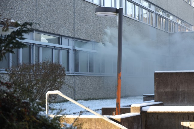 Brand im Schulgebude der HTL in Wels-Innenstadt sorgt fr greren Einsatz