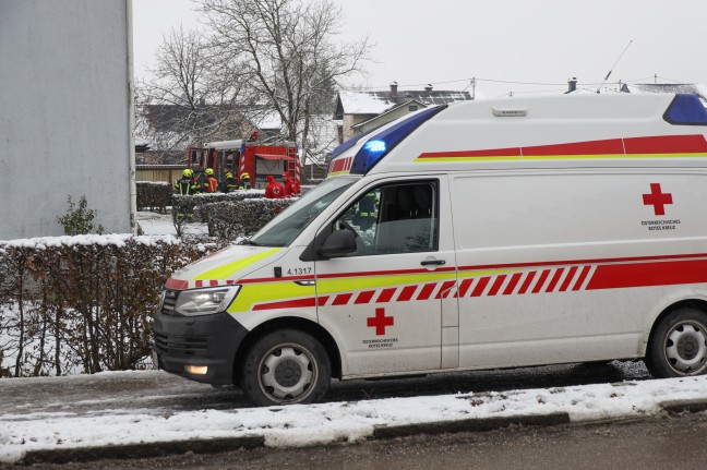 Drei Feuerwehren bei Zimmerbrand in Schwanenstadt im Einsatz